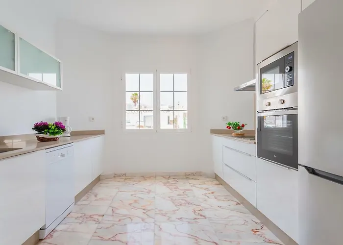 Felicidad Villa Puerto del Carmen (Lanzarote)